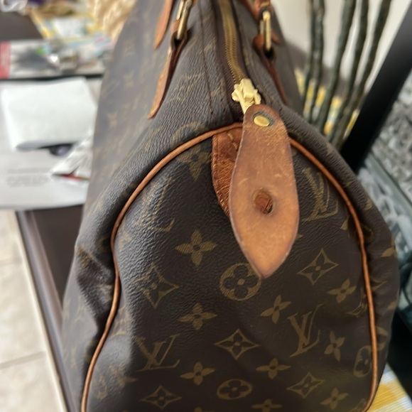 Louis Vuitton Monogram Speedy 30 - Picture 9 of 16